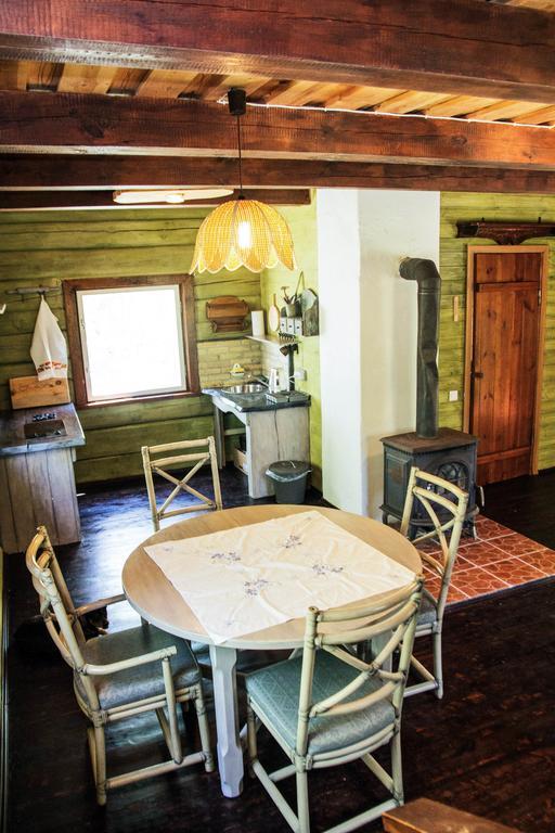 Vabalyne Guest House Vilkiskes Ngoại thất bức ảnh